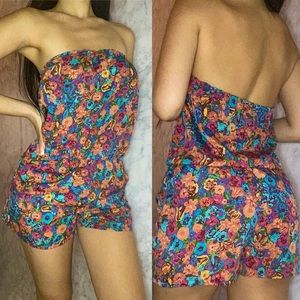 Super cute floral romper size Large
